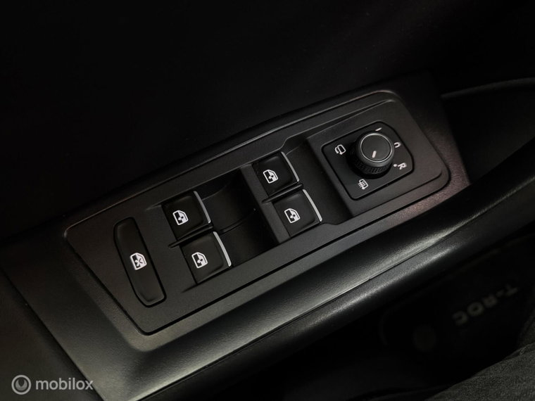Vehicle Image 40