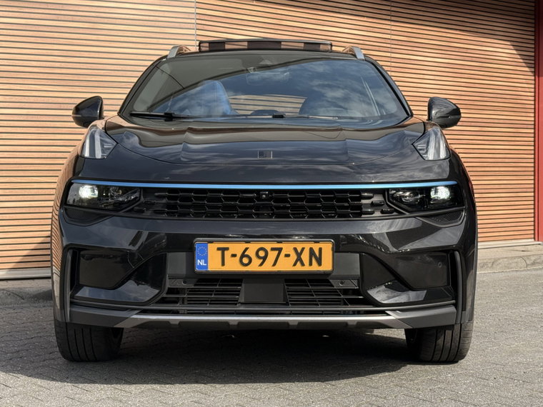 Vehicle Image 8