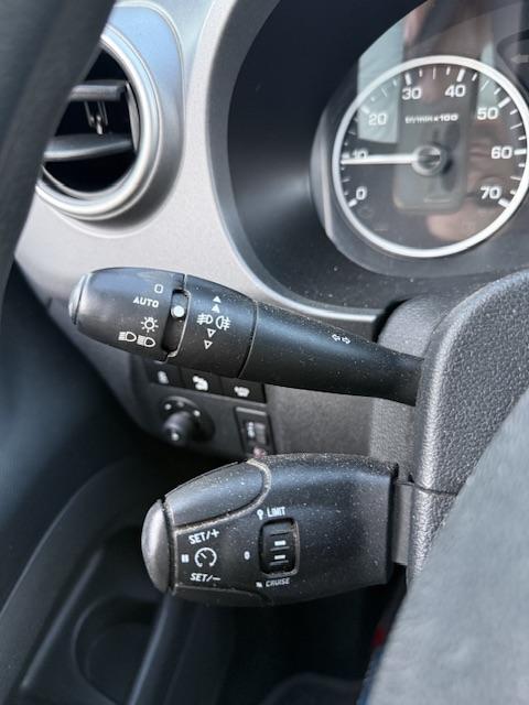 Vehicle Image 37