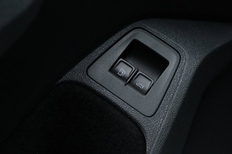 Vehicle Image 48