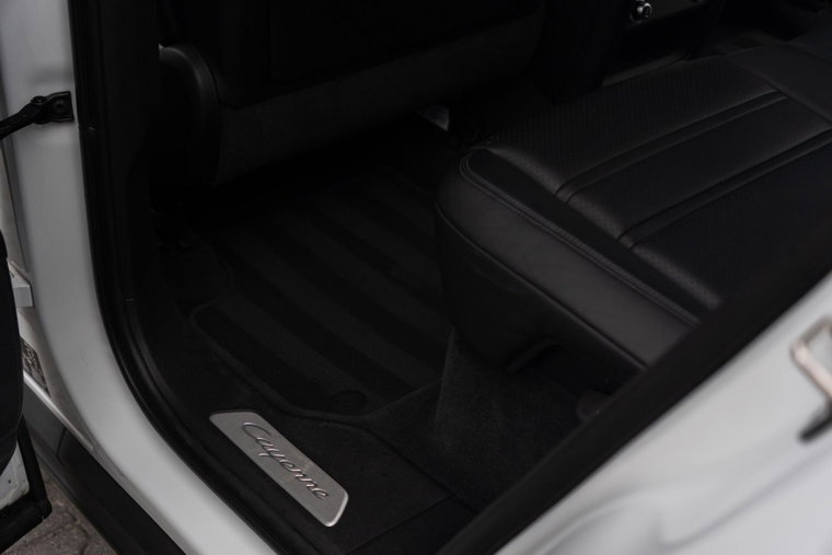 Vehicle Image 38
