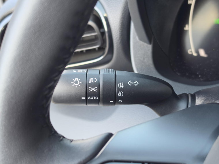 Vehicle Image 32