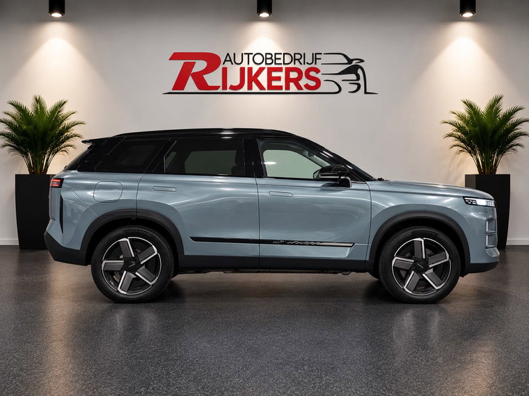 Vehicle Image 9