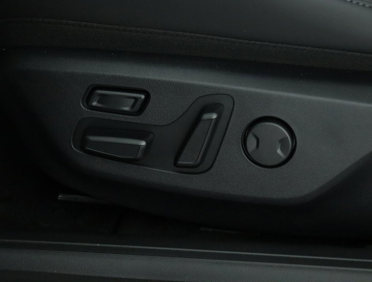 Vehicle Image 39
