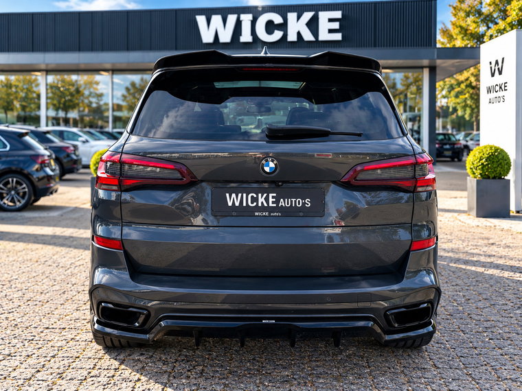 Vehicle Image 35