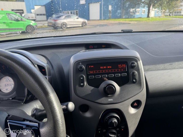 Vehicle Image 22