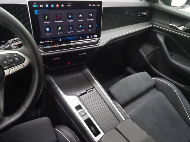 Vehicle Image 40