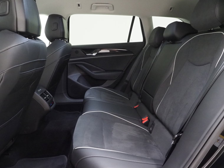 Vehicle Image 42