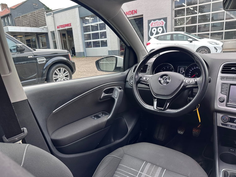 Vehicle Image 17