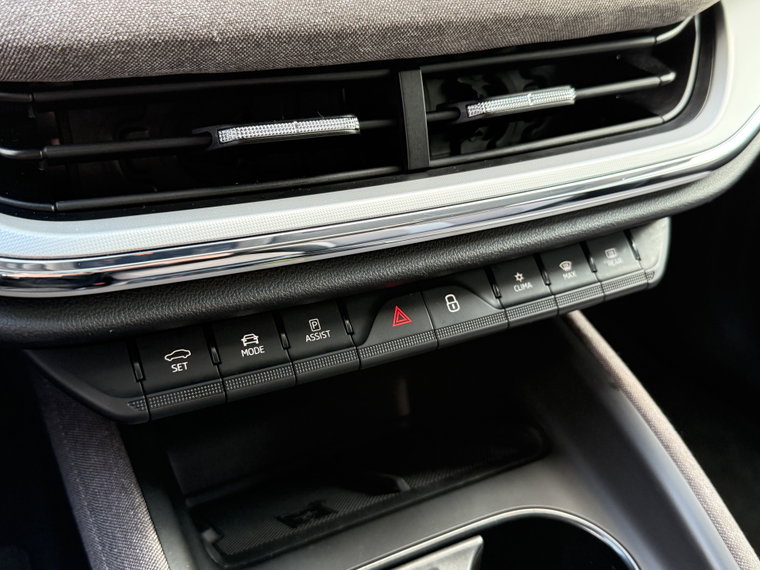 Vehicle Image 33