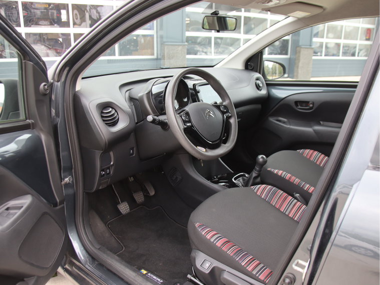 Vehicle Image 8
