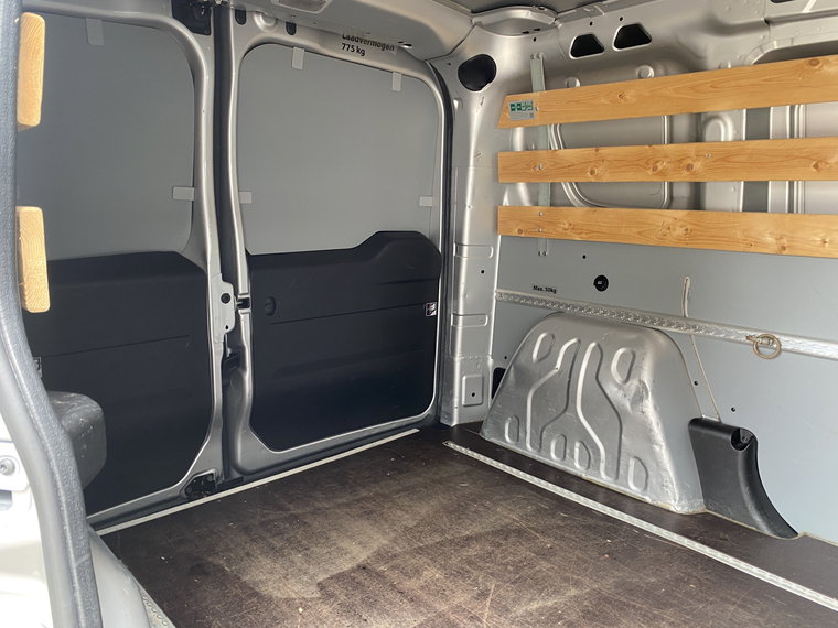 Vehicle Image 33