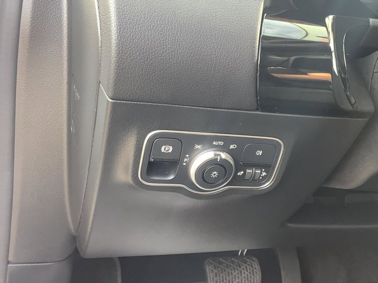 Vehicle Image 26