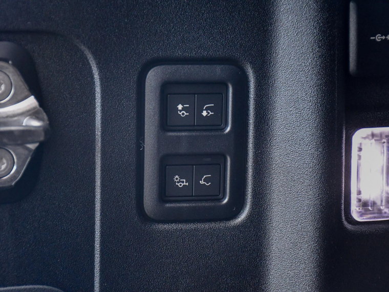 Vehicle Image 37