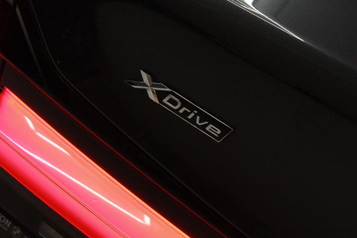 Vehicle Image 32
