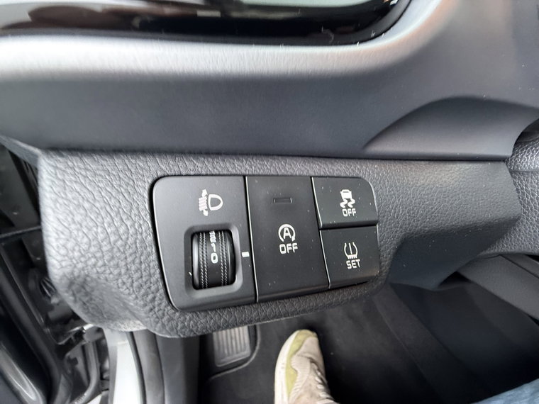 Vehicle Image 23