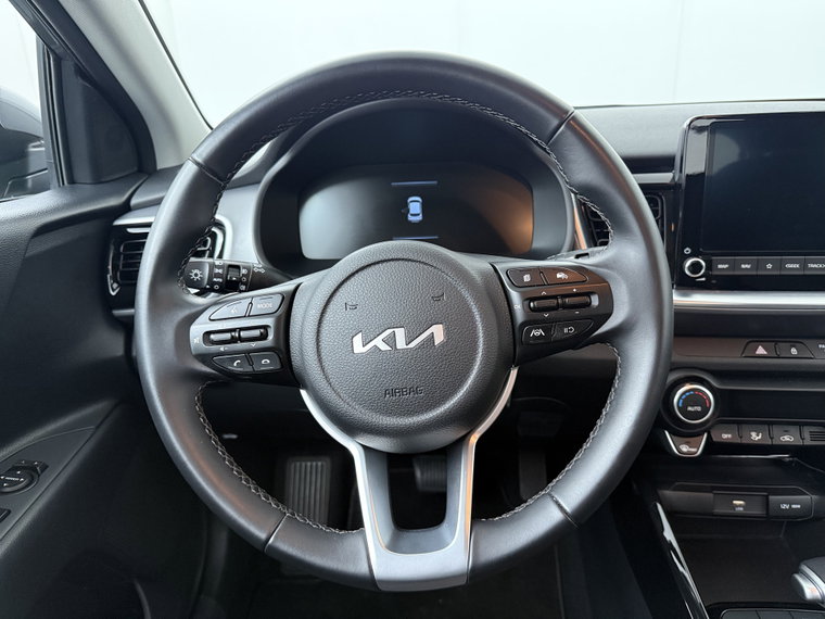 Vehicle Image 38