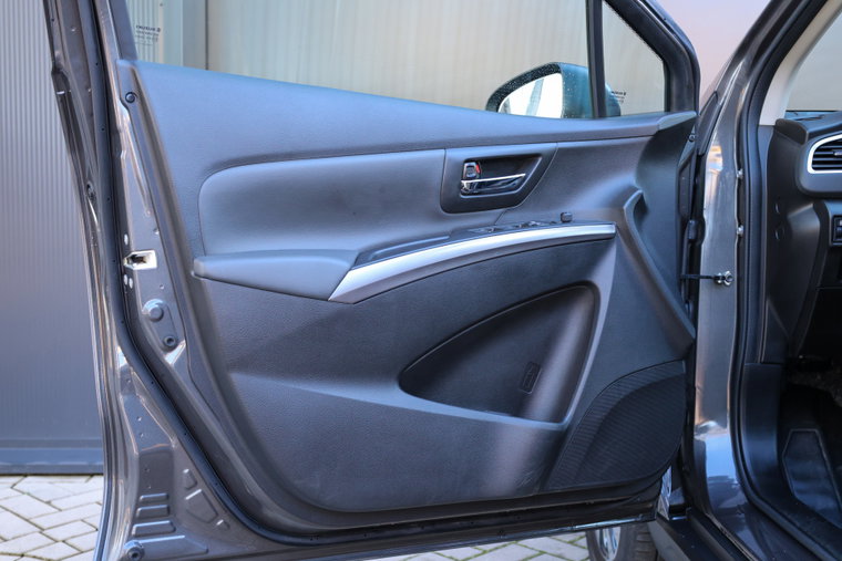 Vehicle Image 18
