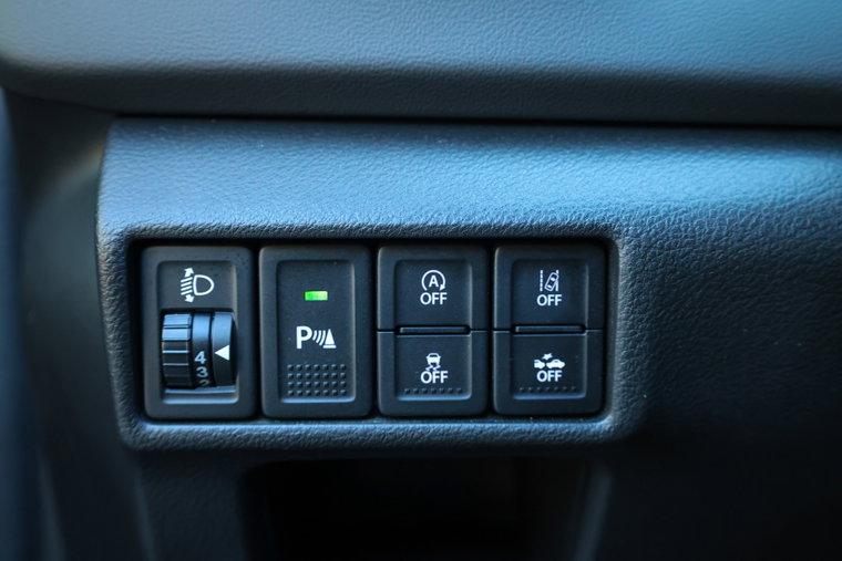 Vehicle Image 25