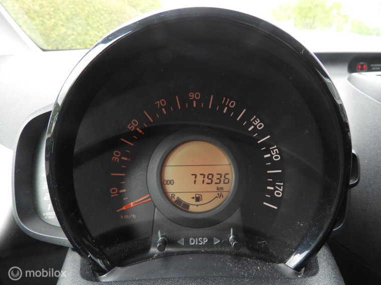 Vehicle Image 22