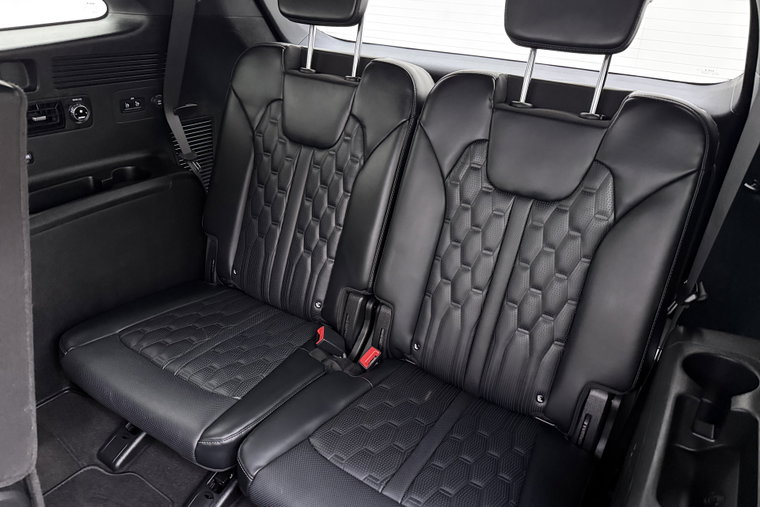 Vehicle Image 14