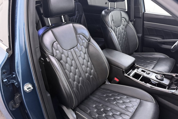 Vehicle Image 19