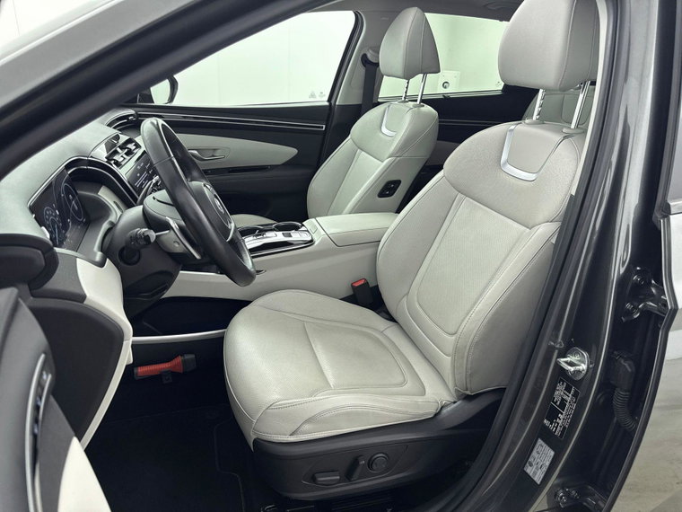 Vehicle Image 35