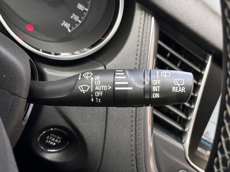 Vehicle Image 28