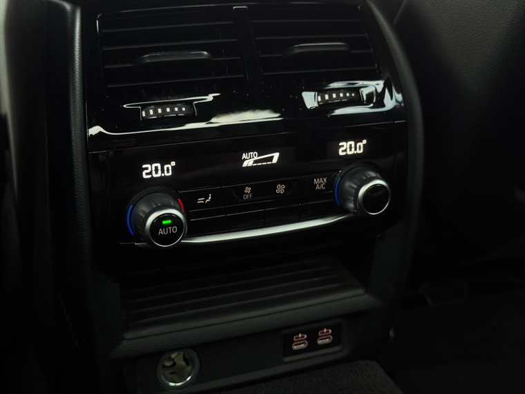 Vehicle Image 29
