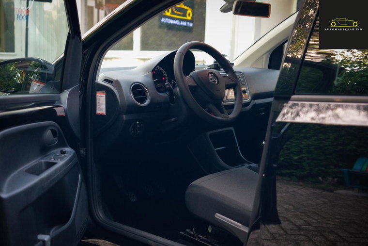 Vehicle Image 34