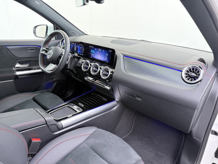 Vehicle Image 38