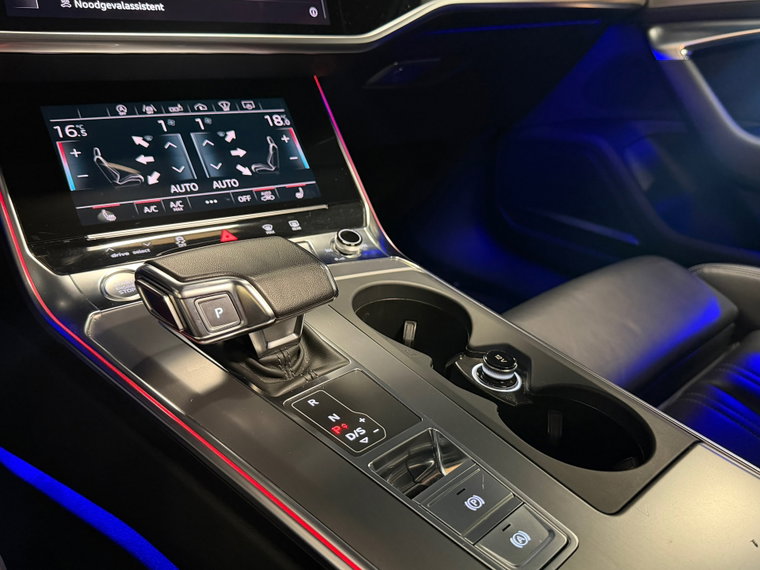 Vehicle Image 25