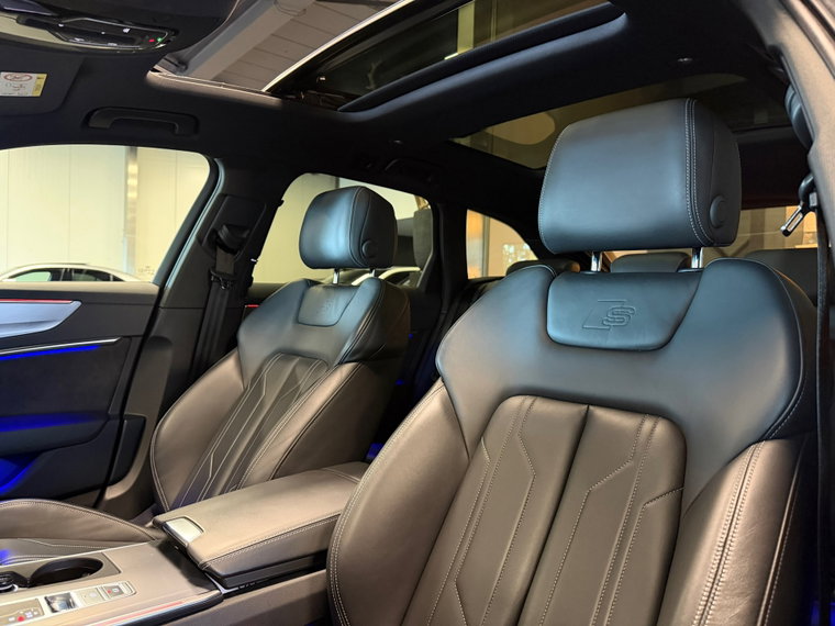 Vehicle Image 30