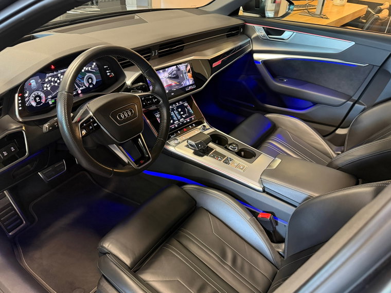 Vehicle Image 6