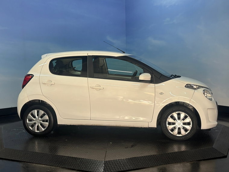 Vehicle Image 12