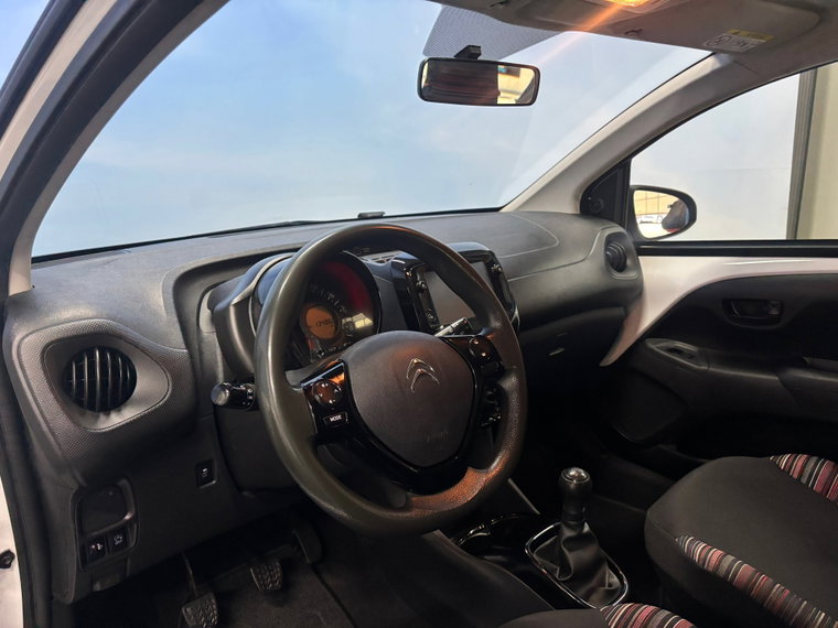 Vehicle Image 14