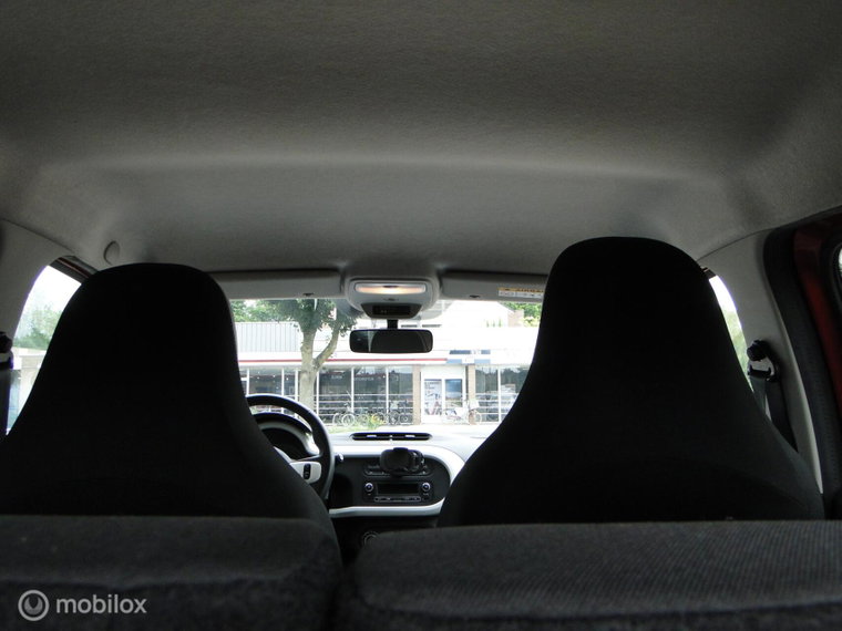 Vehicle Image 32
