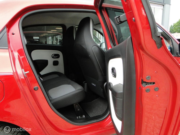 Vehicle Image 35