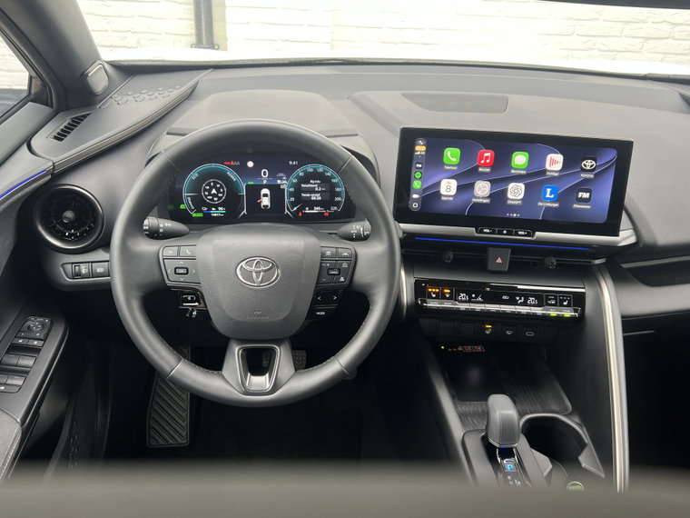Vehicle Image 16