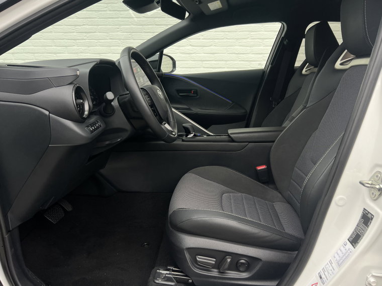 Vehicle Image 25