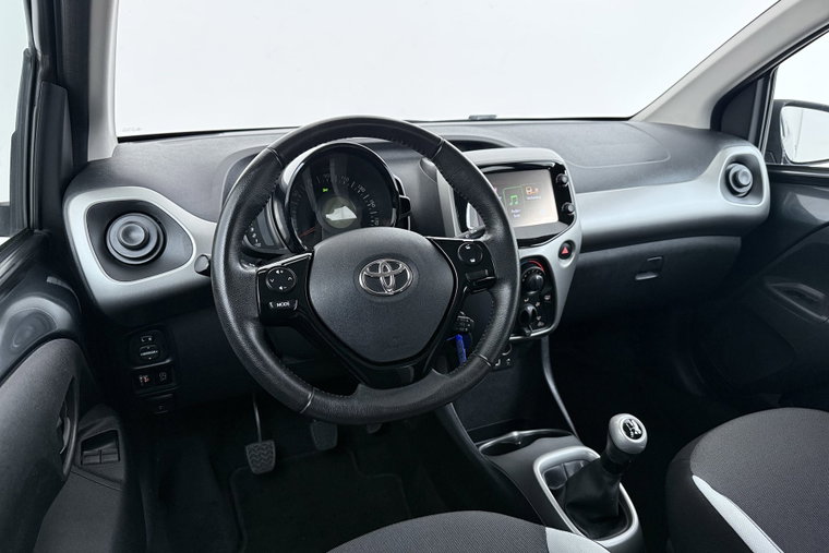 Vehicle Image 15