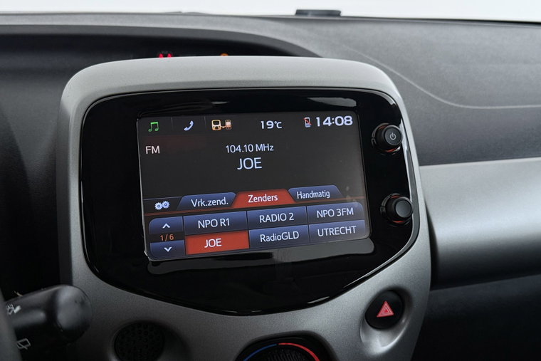 Vehicle Image 21