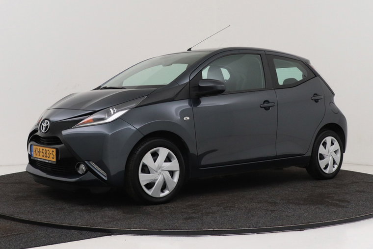Vehicle Image 5