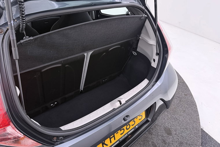 Vehicle Image 35