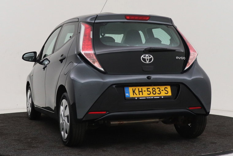 Vehicle Image 9