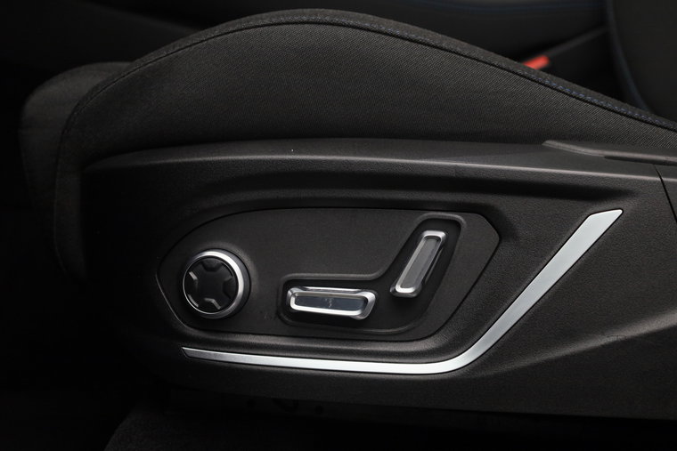 Vehicle Image 37