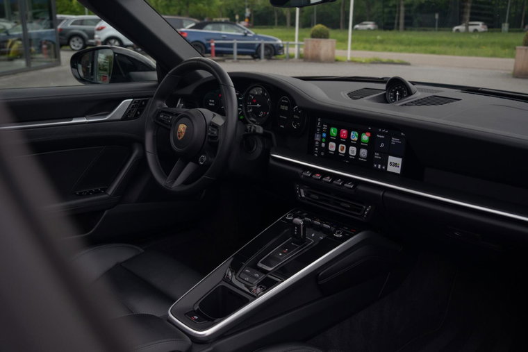 Vehicle Image 25