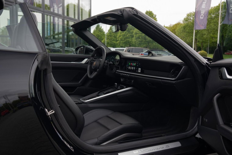 Vehicle Image 33
