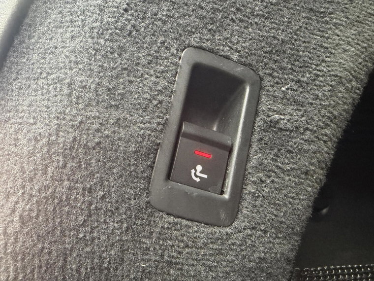 Vehicle Image 28