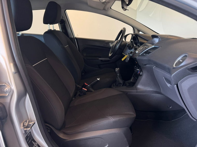 Vehicle Image 19